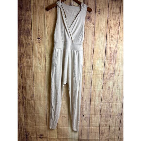 Free People Movement One Piece Romper with Hood Pockets Cream Size XS - Picture 2 of 7